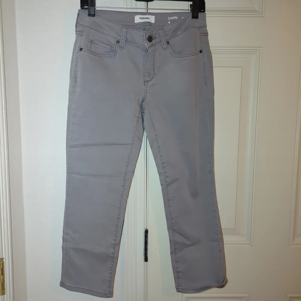 Capri pants